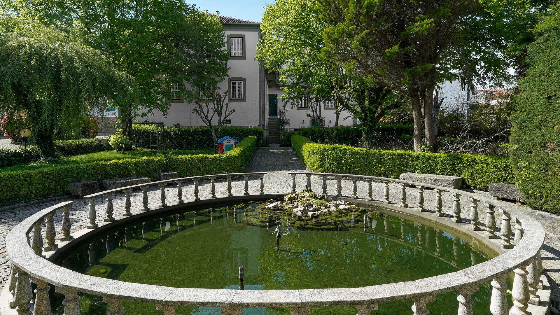 CASA DAS TÍLIAS