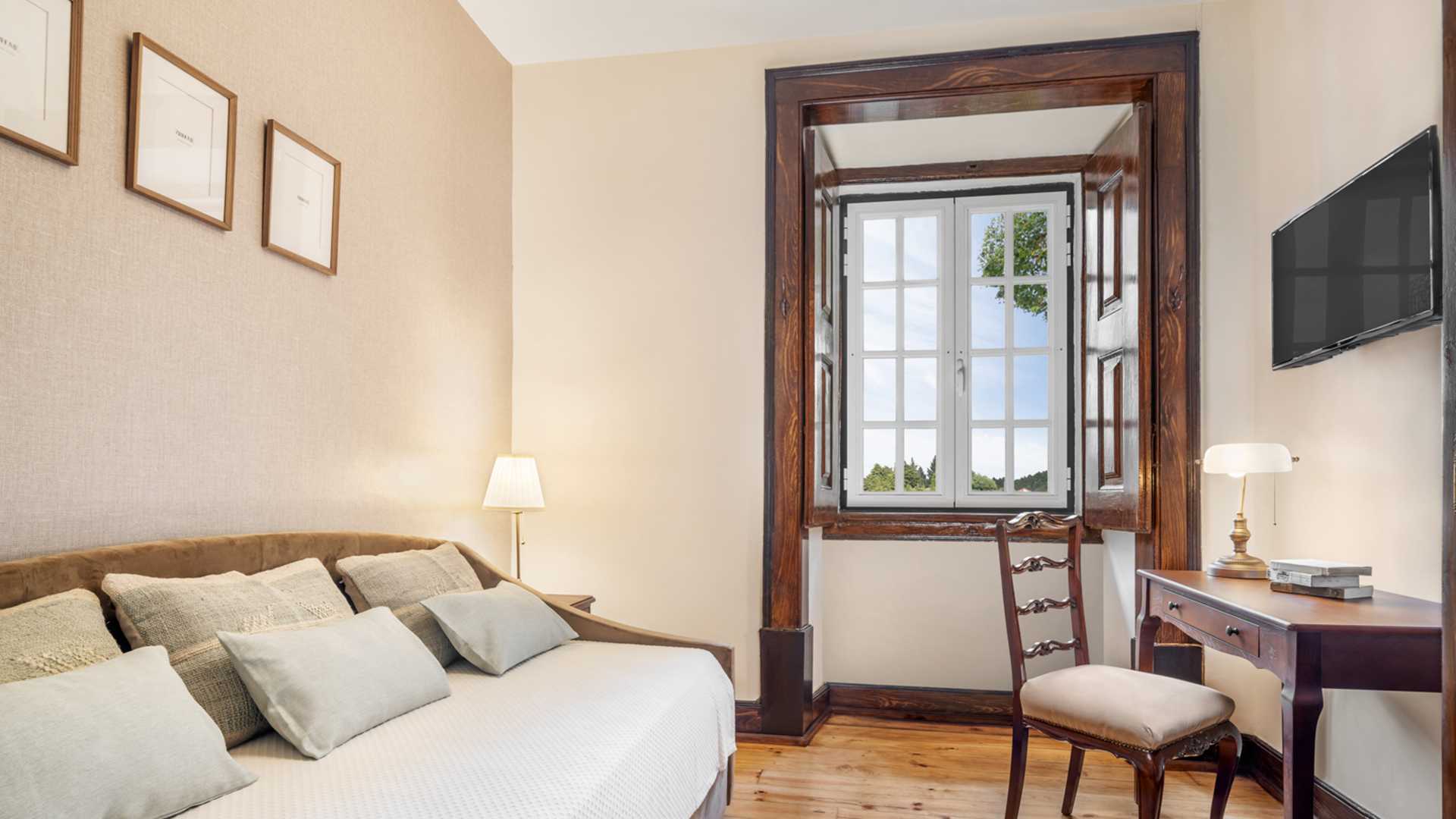 CASA DAS TÍLIAS